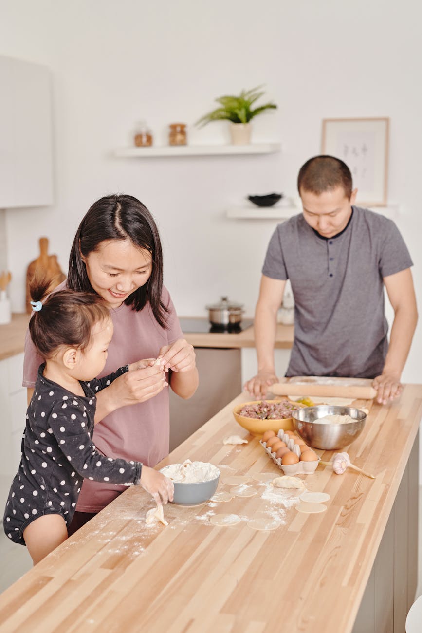 family preparing food together