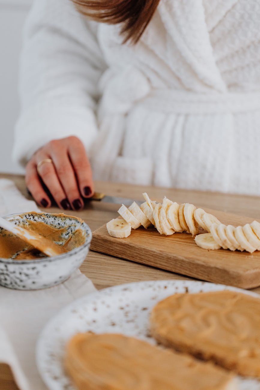 banana slices on wooden chopping board